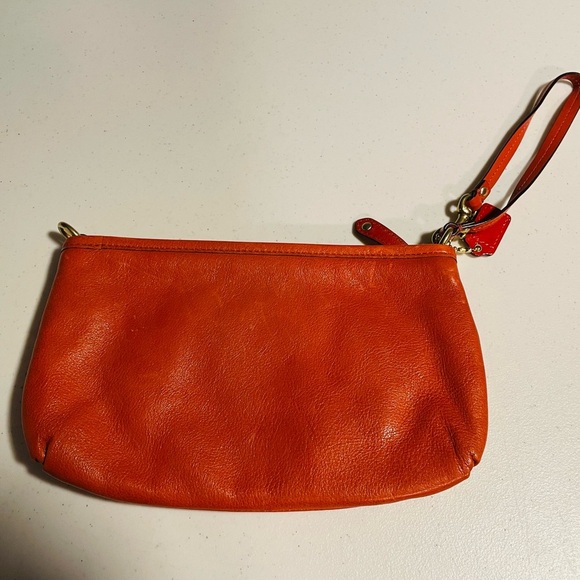 NWOT Coach Madison Leather Burnt Sienna Rust Orange Pleated Large Wristlet - Picture 2 of 3